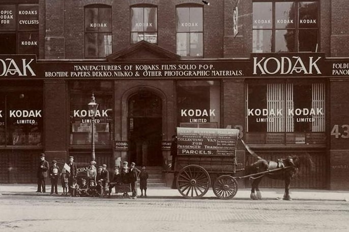 A carman making deliveries